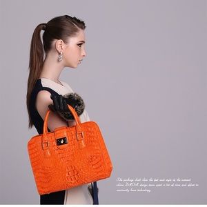 Pre-Order D'MOM Hebilla Limited Crocodile Handbag!